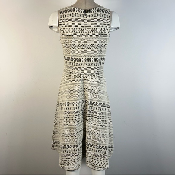 ❤️ Banana Republic Black and Cream Geometric Midi Dress 6 - Picture 3 of 11